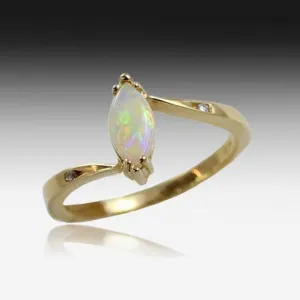 14KT YELLOW GOLD CRYSTAL OPAL RING