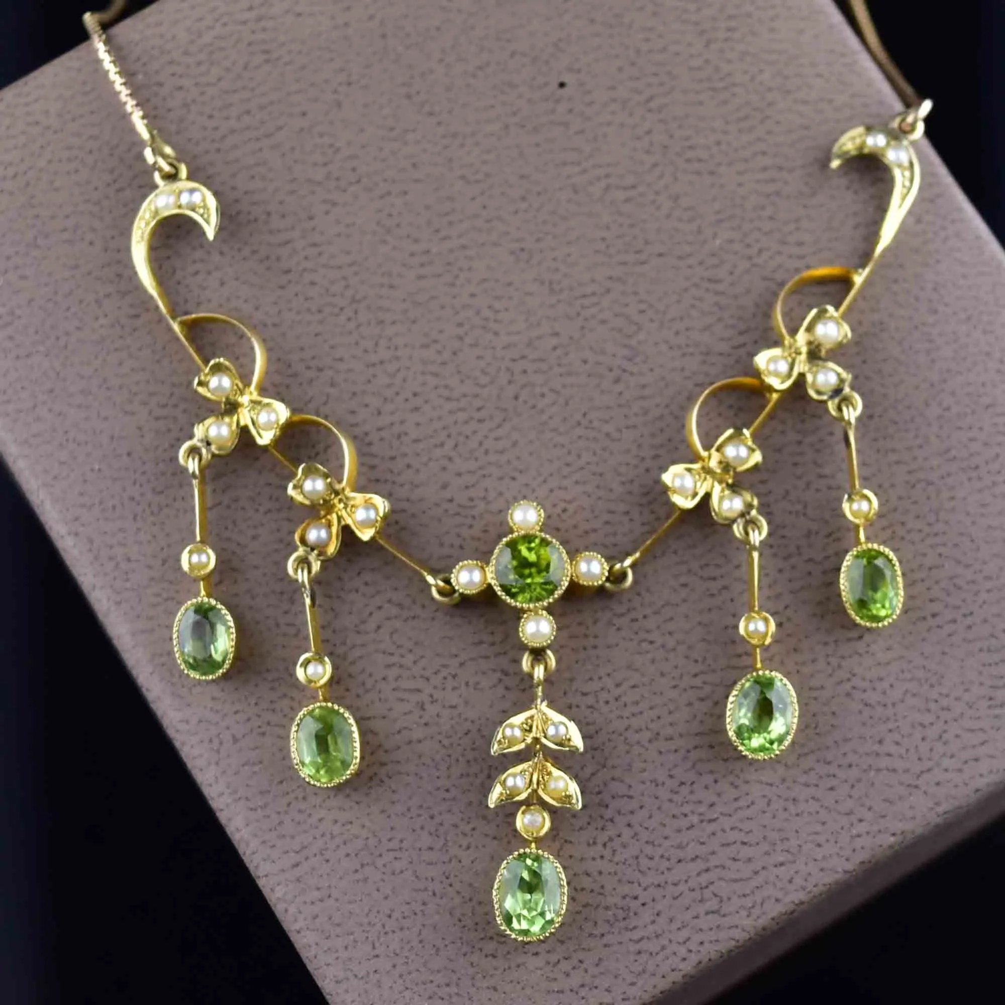 Antique Victorian 14K Gold Pearl Peridot Necklace