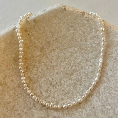 Eter Pearl Necklace