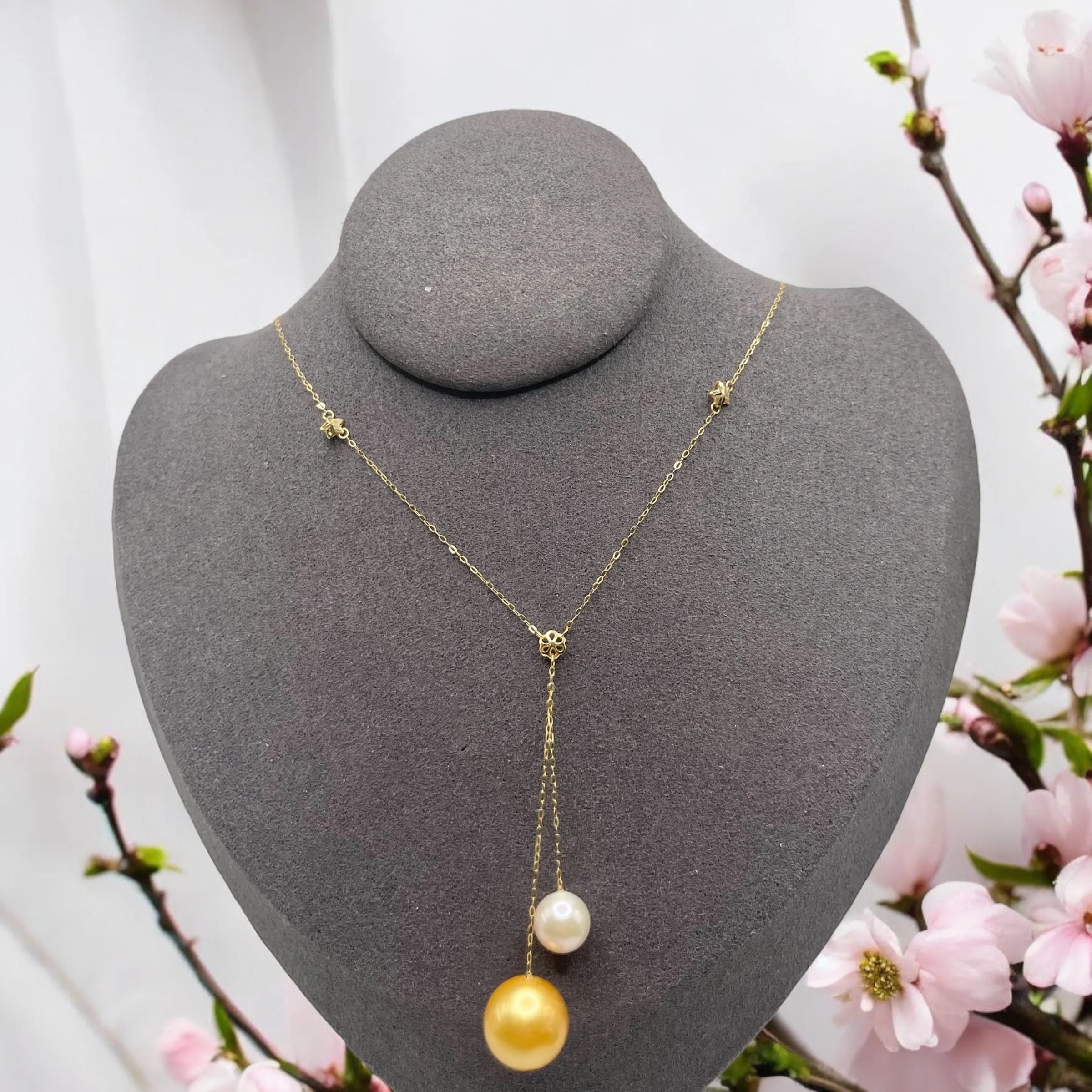 GOLD AND WHITE SOUTH SEA PEARL NECKLACE