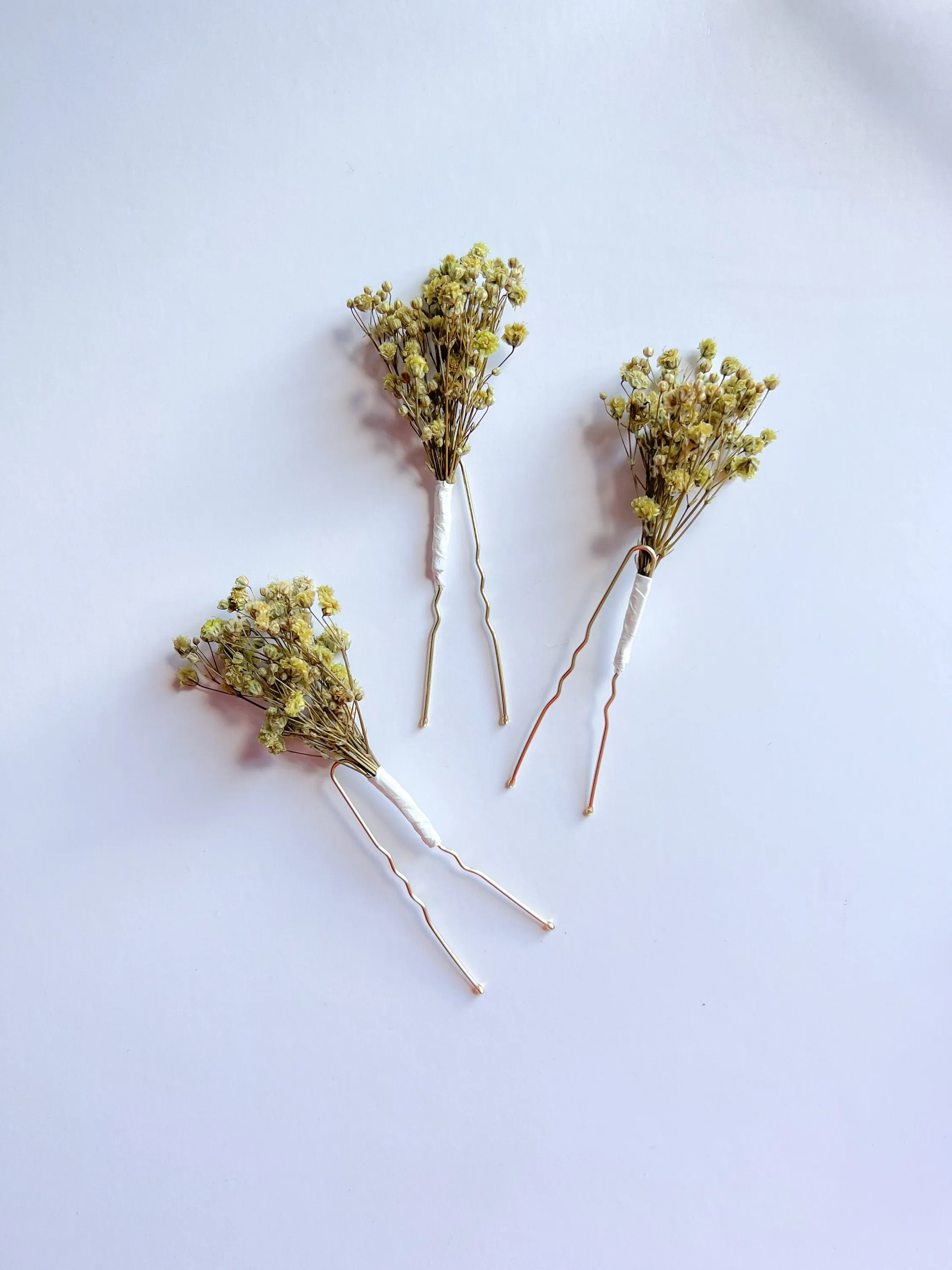 Green Gypshophila Hair Pins, Sage Green Babys Breath Flower Hair Accessories, Minimal Hair Pins for Bridesmaids, Preserved Gypsophila