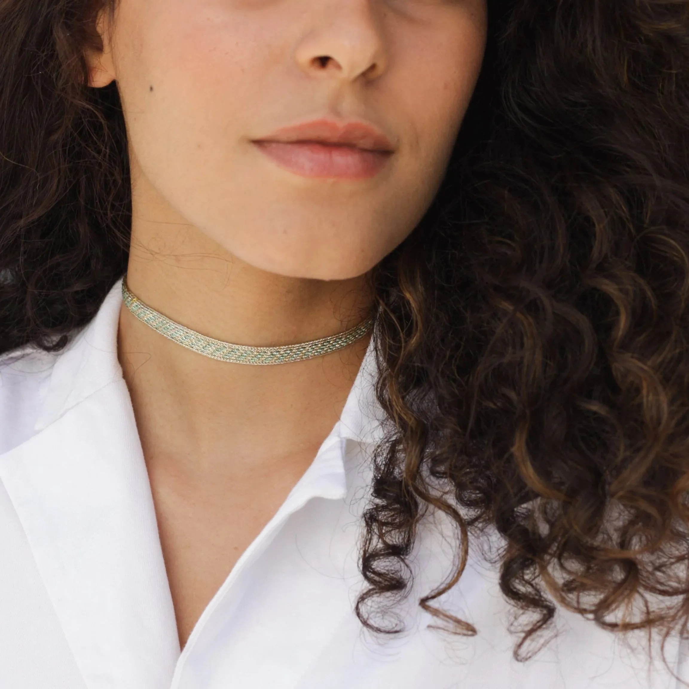 Izy n°2 choker in Gold Basil