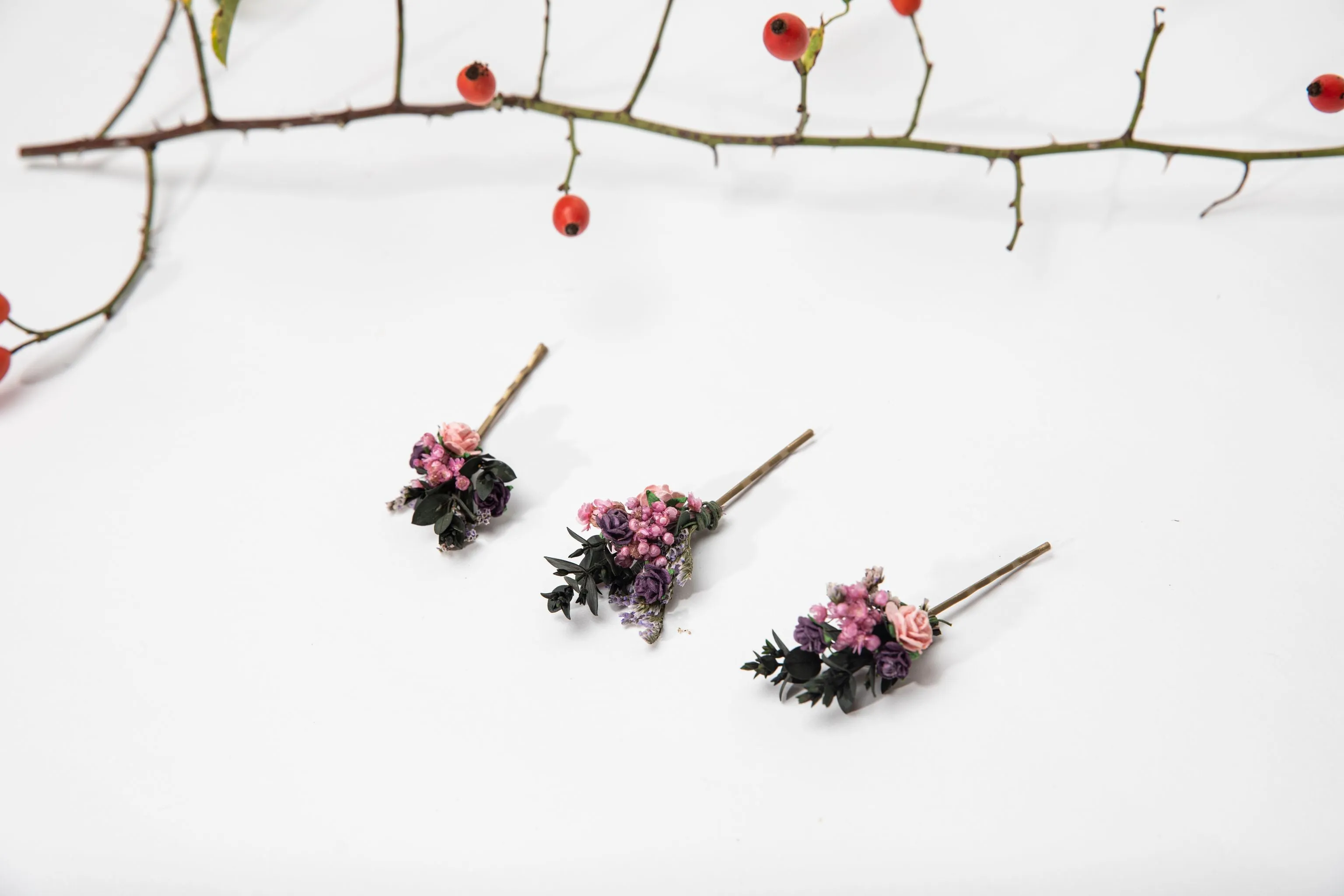 Purple flower hair pins Wedding flower bobby pins Bridal hair accessories Bride to be Purple hairpins Violet hair flowers Magaela Wedding