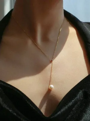 Single Drop Pearl Necklace