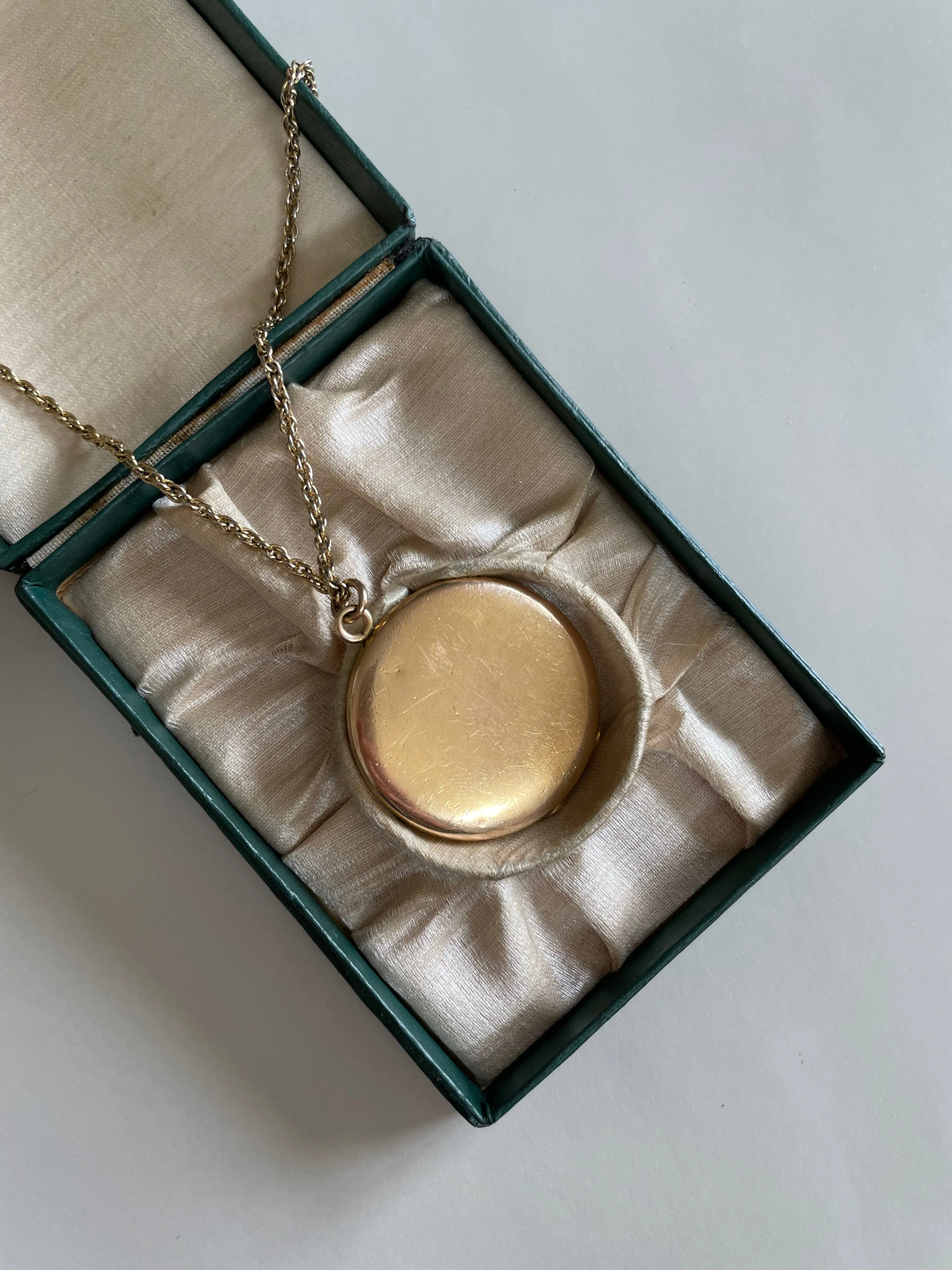 Victorian Daggett & Clap, Co. Locket