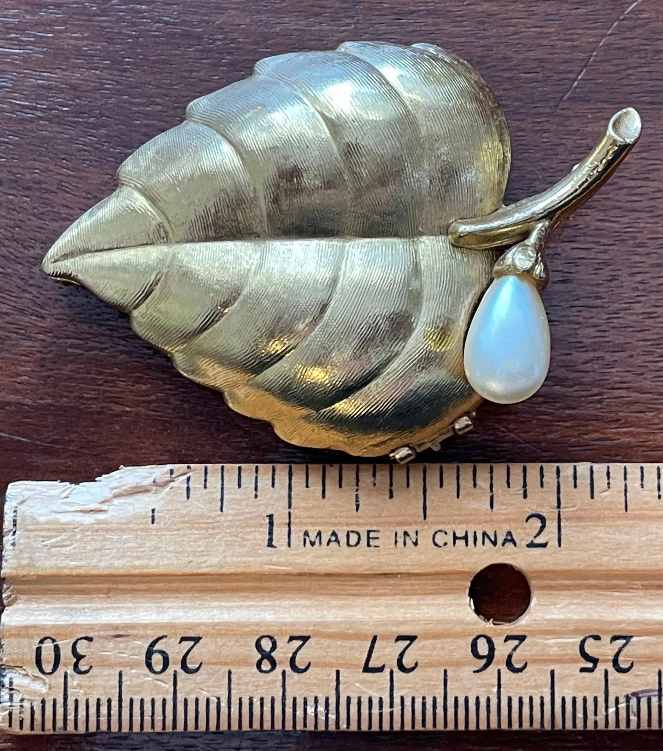 Vintage Avon Gold Tone Solid Perfume Locket Brooch Leaf Faux Pearl