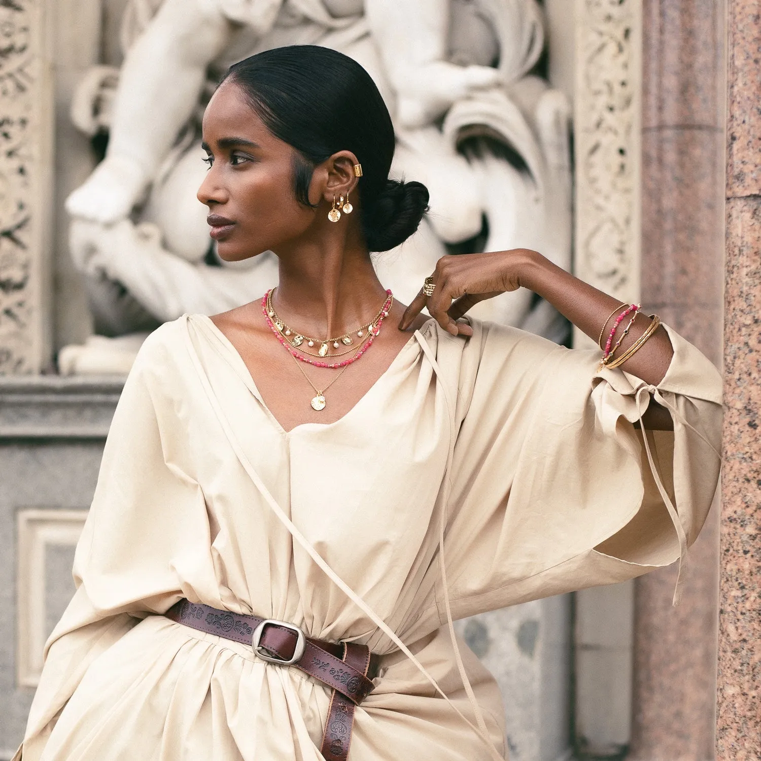 White Pearl & Disc Collar Necklace